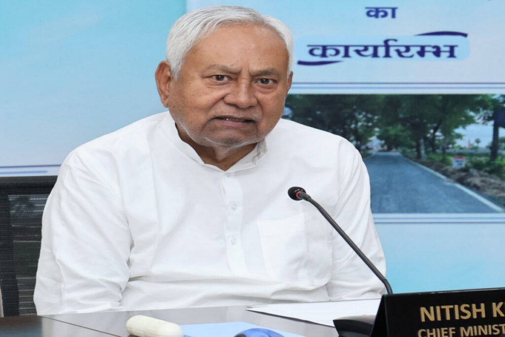 Road Accident 11 Biharis died in west bengal, CM Nitish announced compensation